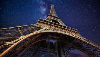 巴黎夜间游览：艾菲尔铁塔免排队门票、巴士游览和塞纳河游船